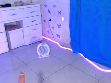 dakkotta_curvy