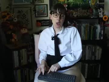 ellynaomi