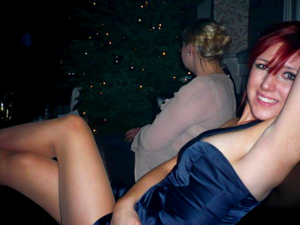 British UK girls showing sexy shaven armpits — 36