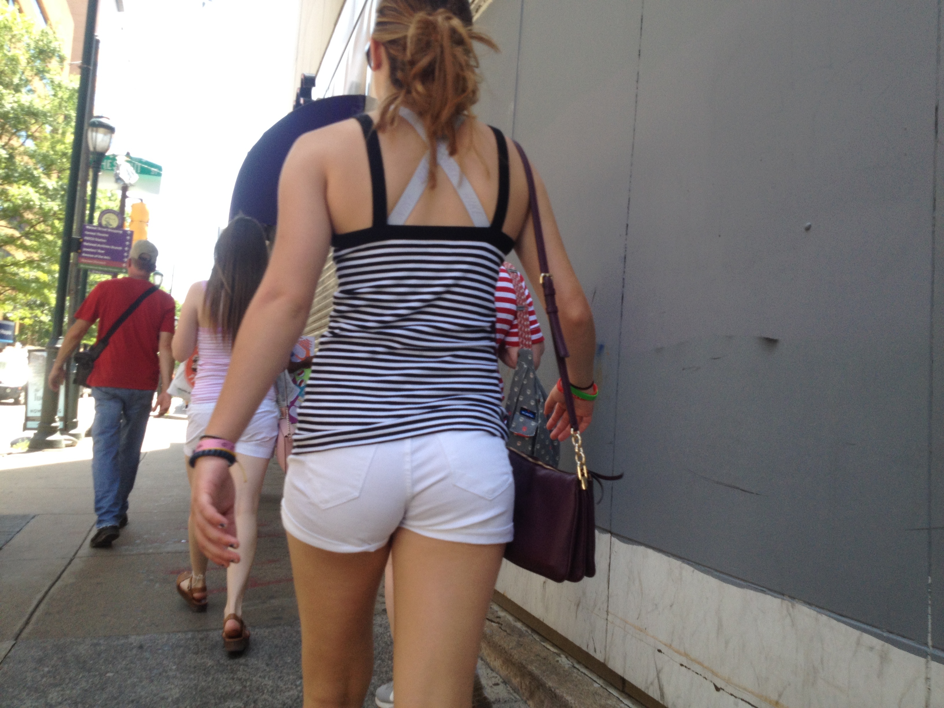 Candid Teen VPL in the City — 23