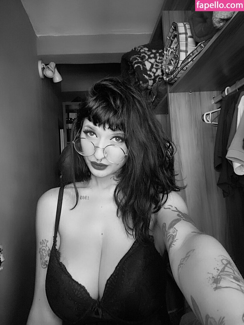 goth slut with huge saggy tits — 28