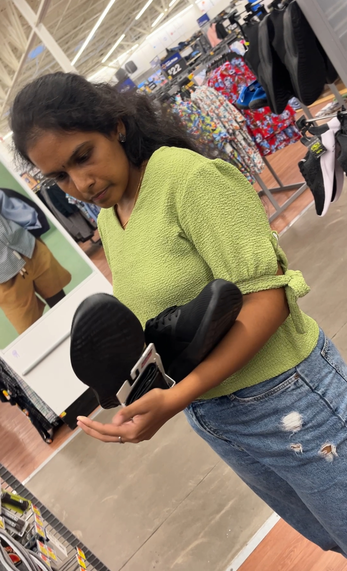 Big Ass Indian Slut Candid SPY — 10