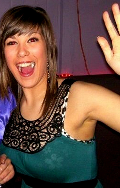 British UK girls showing sexy shaven armpits — 60