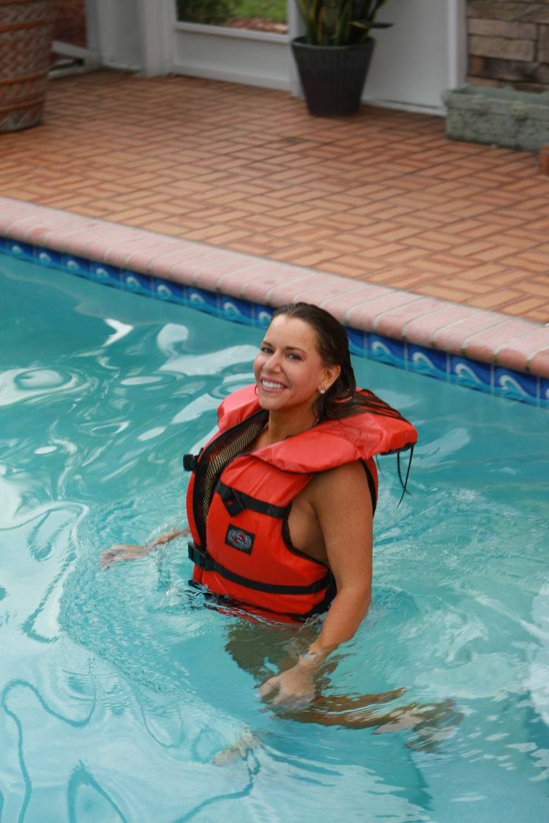 Alicia put life-jacket — 8