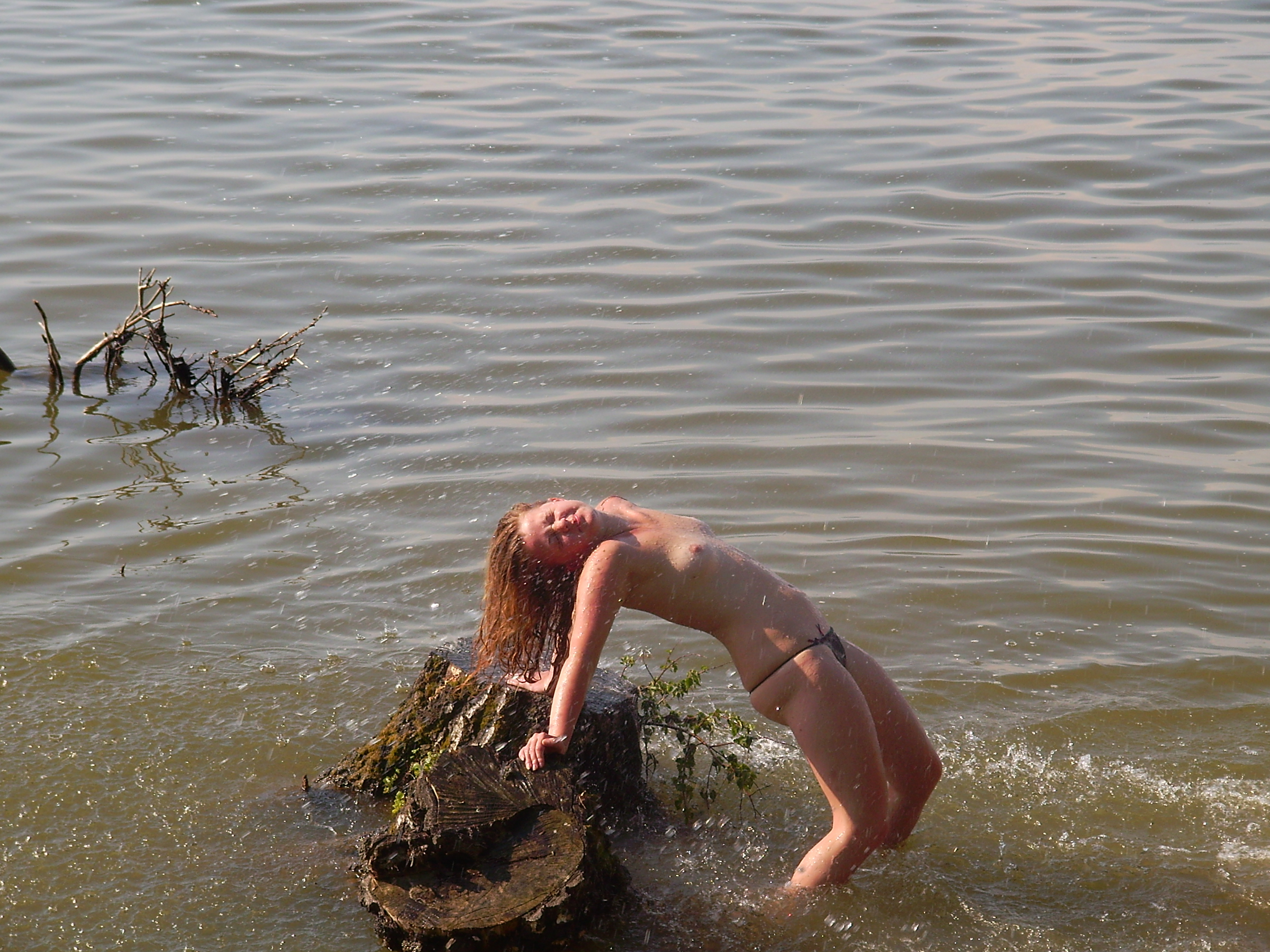 Amateur Girls Holiday Pics — 14