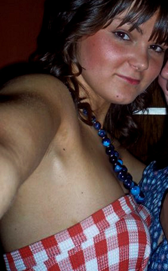 British UK girls showing sexy shaven armpits — 6